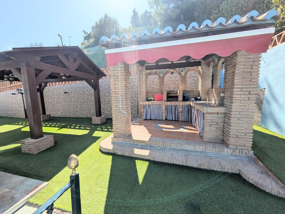 5 Bed Townhouse for sale in Málaga Costa Del Sol, Málaga, Spain