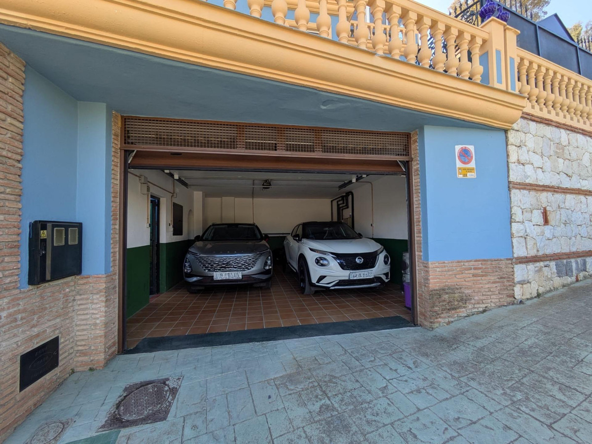 5 Bed Townhouse for sale in Málaga Costa Del Sol, Málaga, Spain