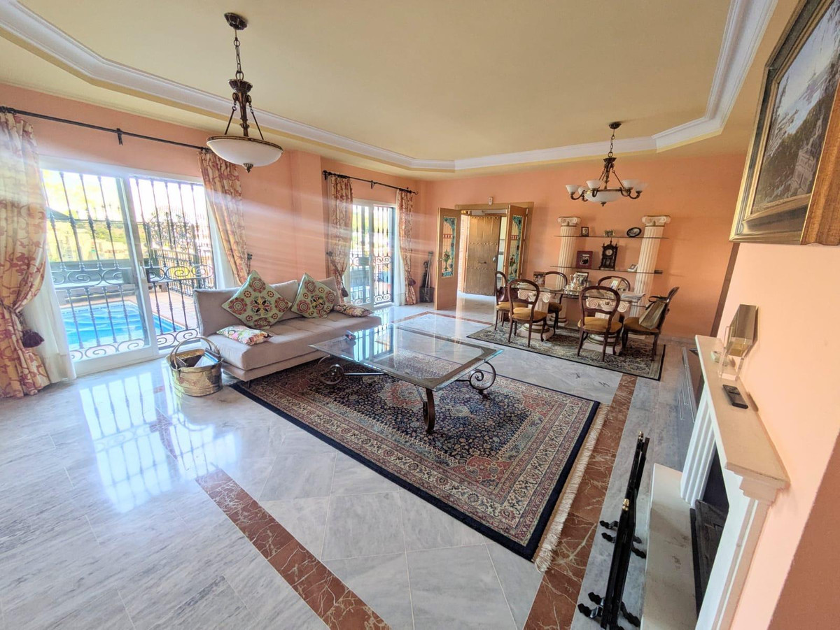 5 Bed Townhouse for sale in Málaga Costa Del Sol, Málaga, Spain