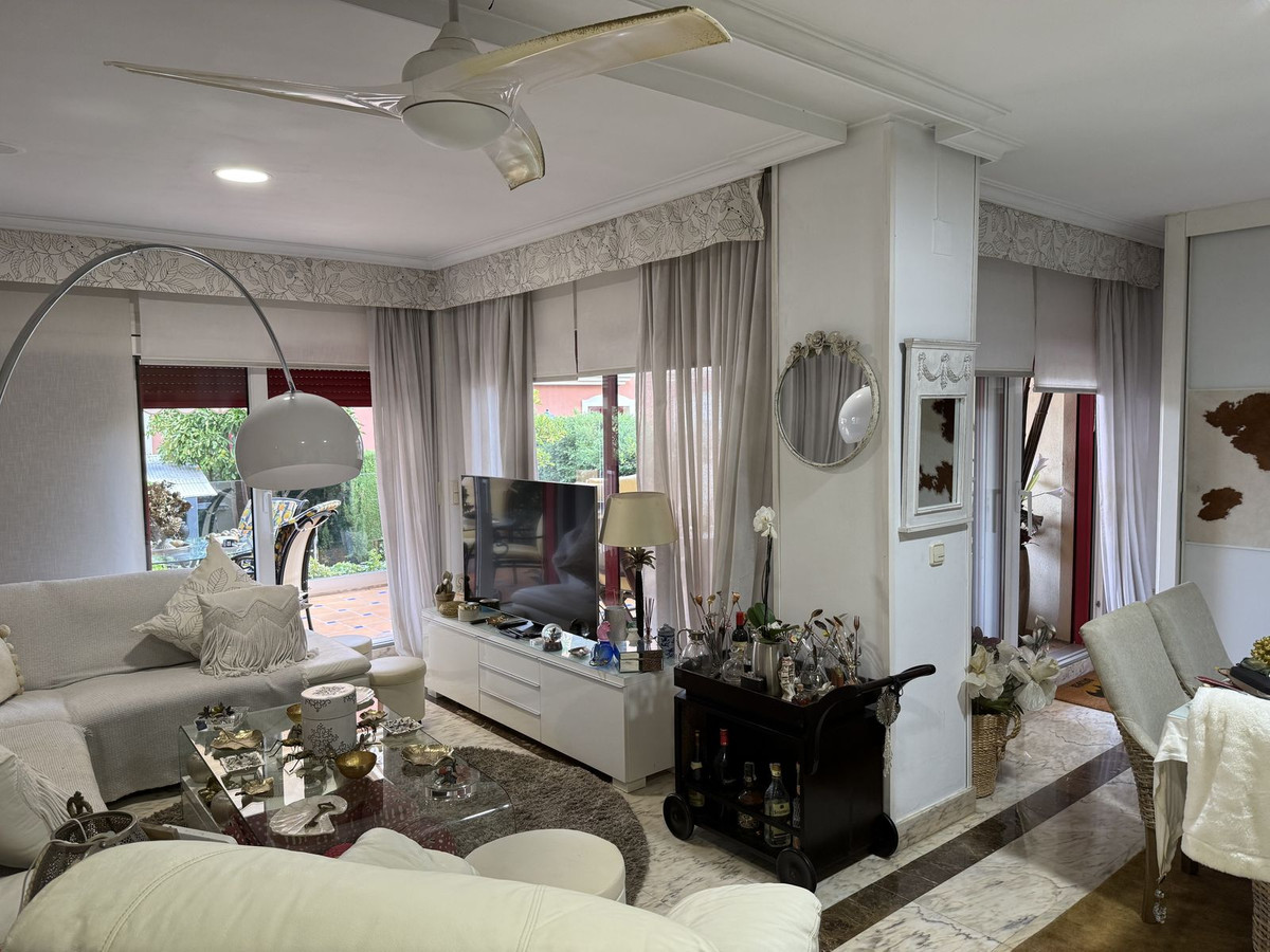 5 Bed Townhouse for sale in Benalmadena Costa Costa Del Sol, Málaga, Spain