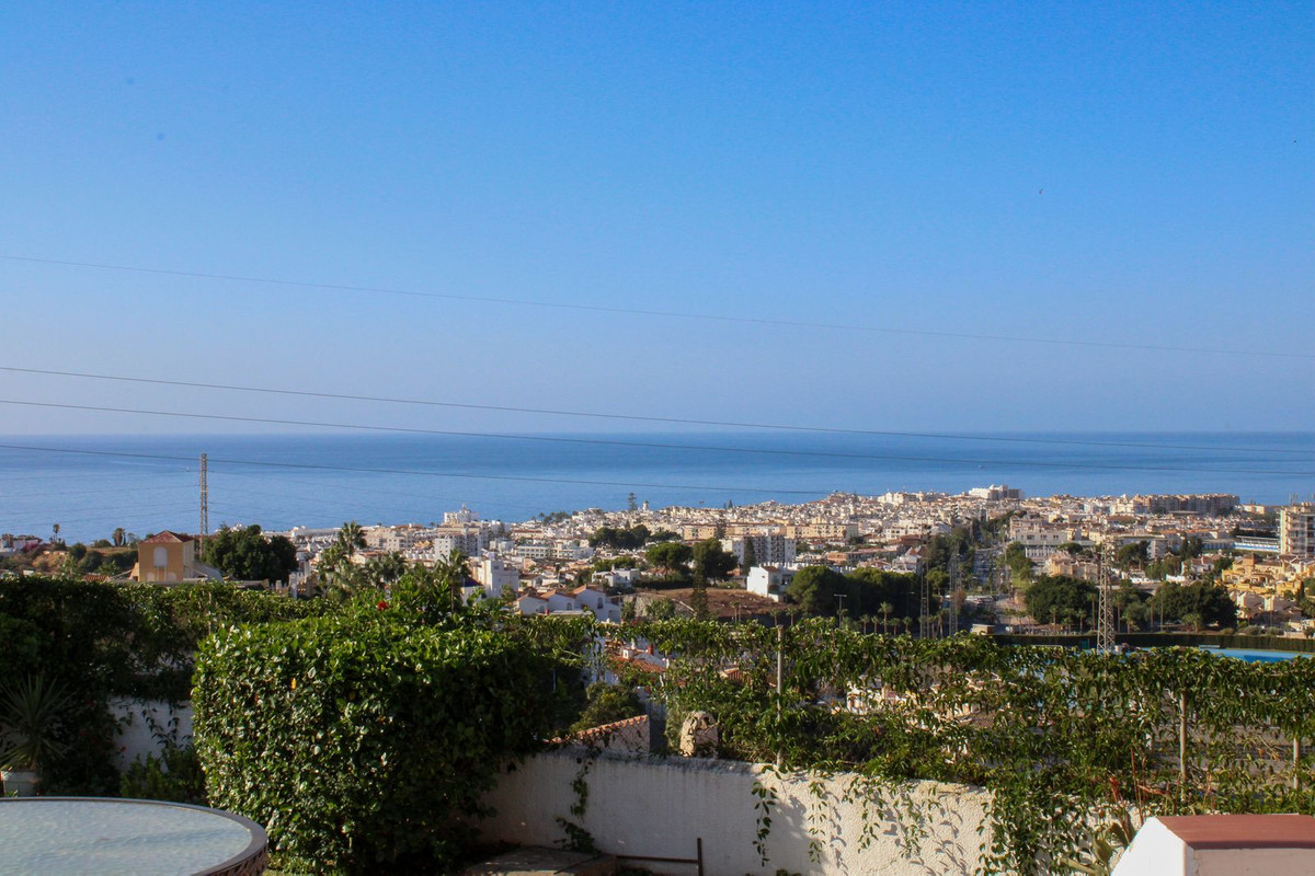 2 Bed Townhouse for sale in Nerja Costa Del Sol East, Málaga, Spain