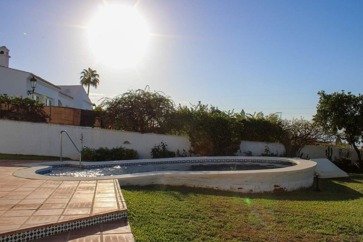 2 Bed Townhouse for sale in Nerja Costa Del Sol East, Málaga, Spain