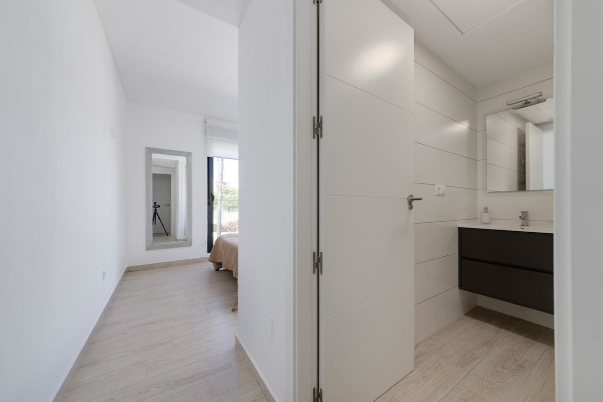 Se vende Apartamento Planta Media de 2 dormitorios en Costa Blanca, Alicante, España