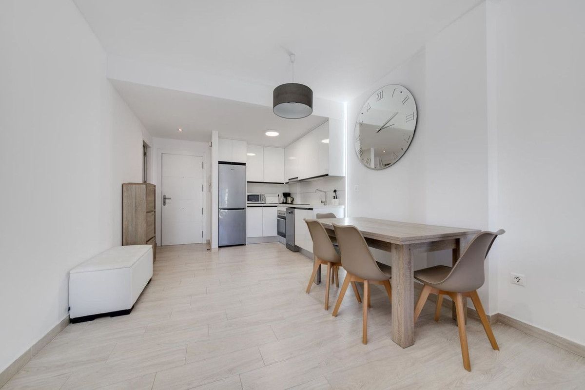 Se vende Apartamento Planta Media de 2 dormitorios en Costa Blanca, Alicante, España
