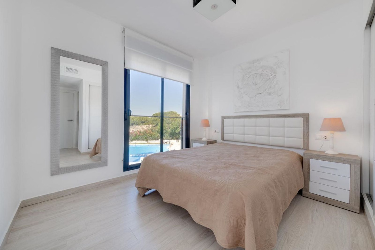 Se vende Apartamento Planta Media de 2 dormitorios en Costa Blanca, Alicante, España