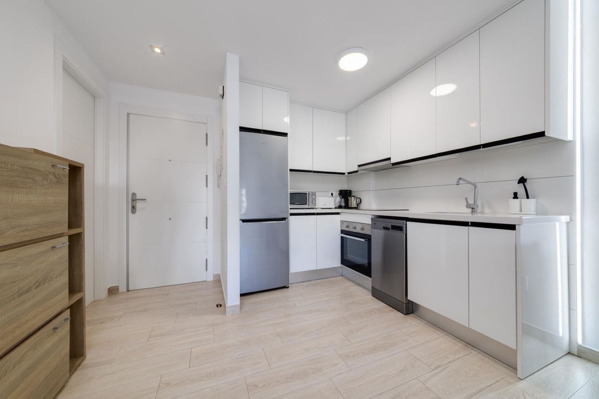 Se vende Apartamento Planta Media de 2 dormitorios en Costa Blanca, Alicante, España