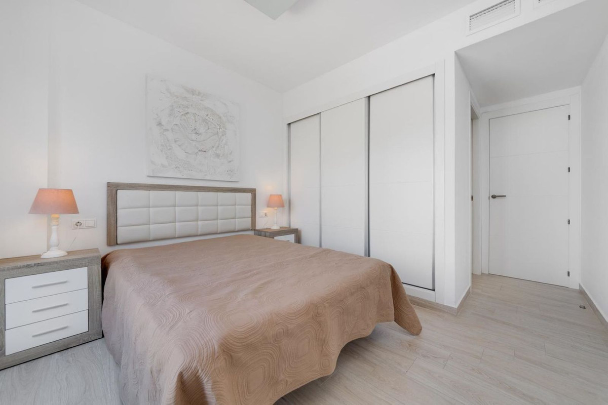 Se vende Apartamento Planta Media de 2 dormitorios en Costa Blanca, Alicante, España