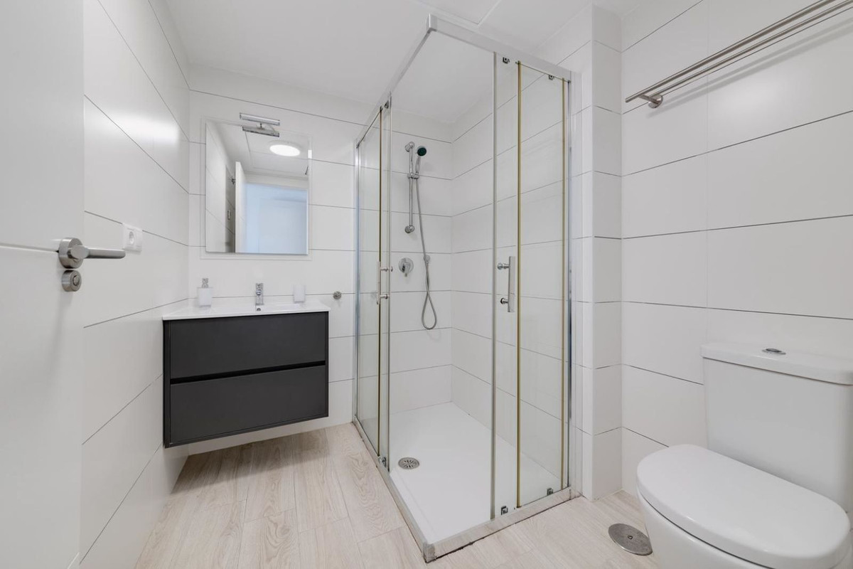 Se vende Apartamento Planta Media de 2 dormitorios en Costa Blanca, Alicante, España