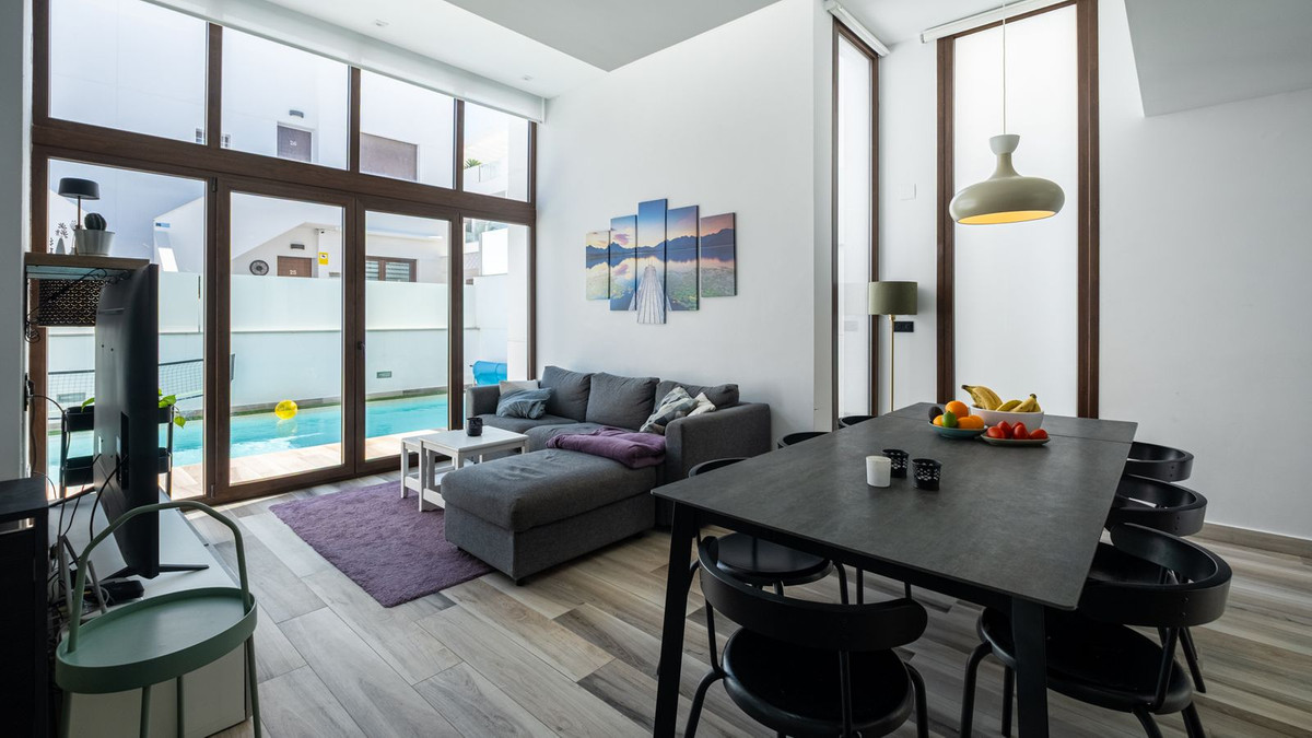 Se vende Villa - Chalet de 3 dormitorios en Costa Blanca, Alicante, España
