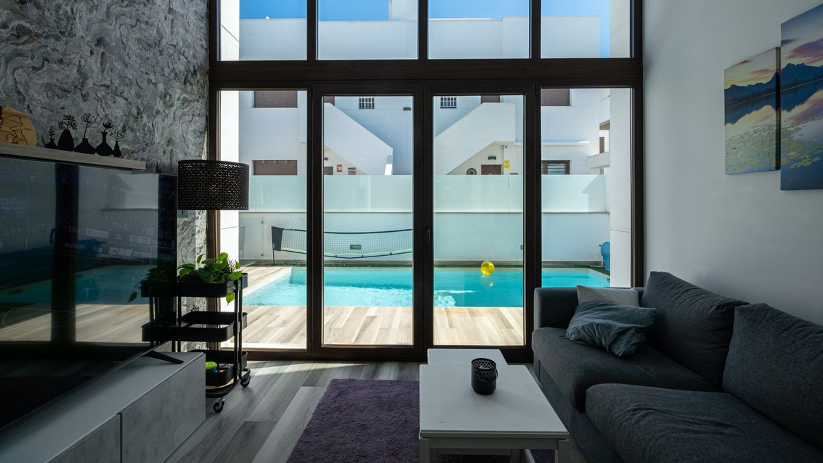 Se vende Villa - Chalet de 3 dormitorios en Costa Blanca, Alicante, España