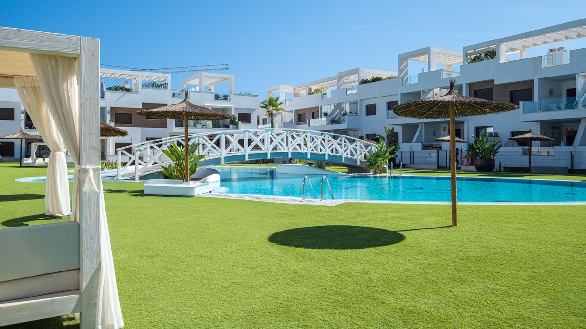 Se vende Villa - Chalet de 3 dormitorios en Costa Blanca, Alicante, España