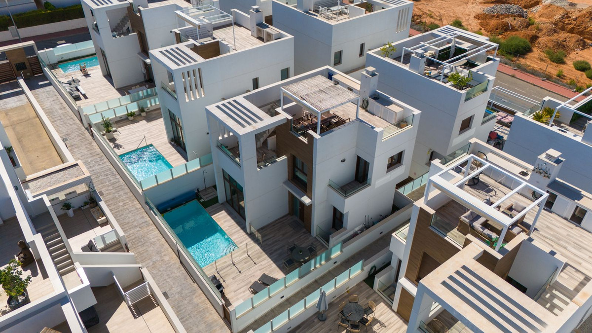 Se vende Villa - Chalet de 3 dormitorios en Costa Blanca, Alicante, España