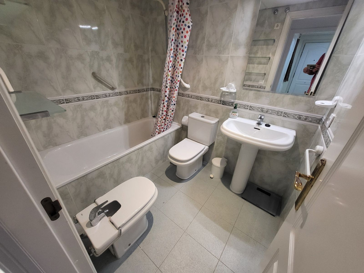 2 Bed Apartment for sale in Puerto Banús Costa Del Sol, Málaga, Spain