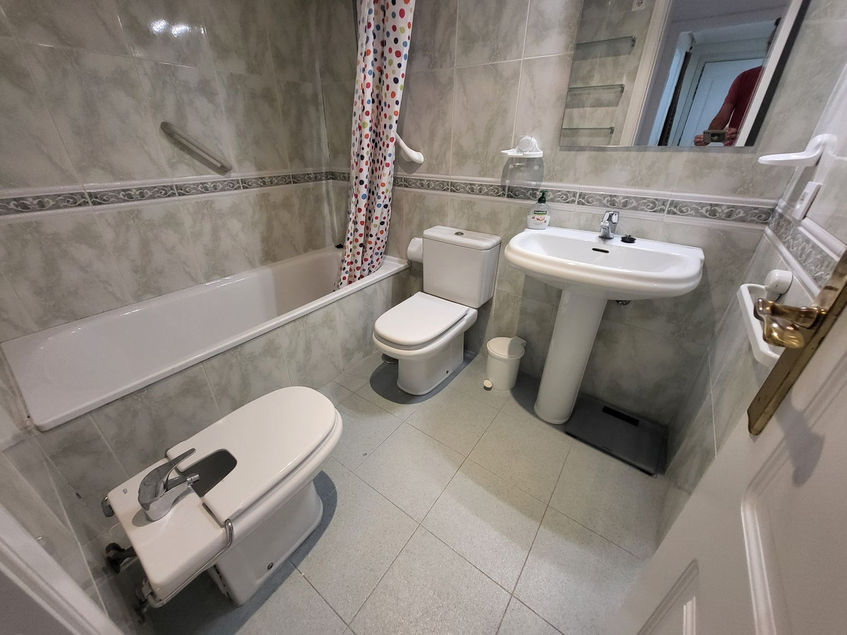 2 Bed Apartment for sale in Puerto Banús Costa Del Sol, Málaga, Spain