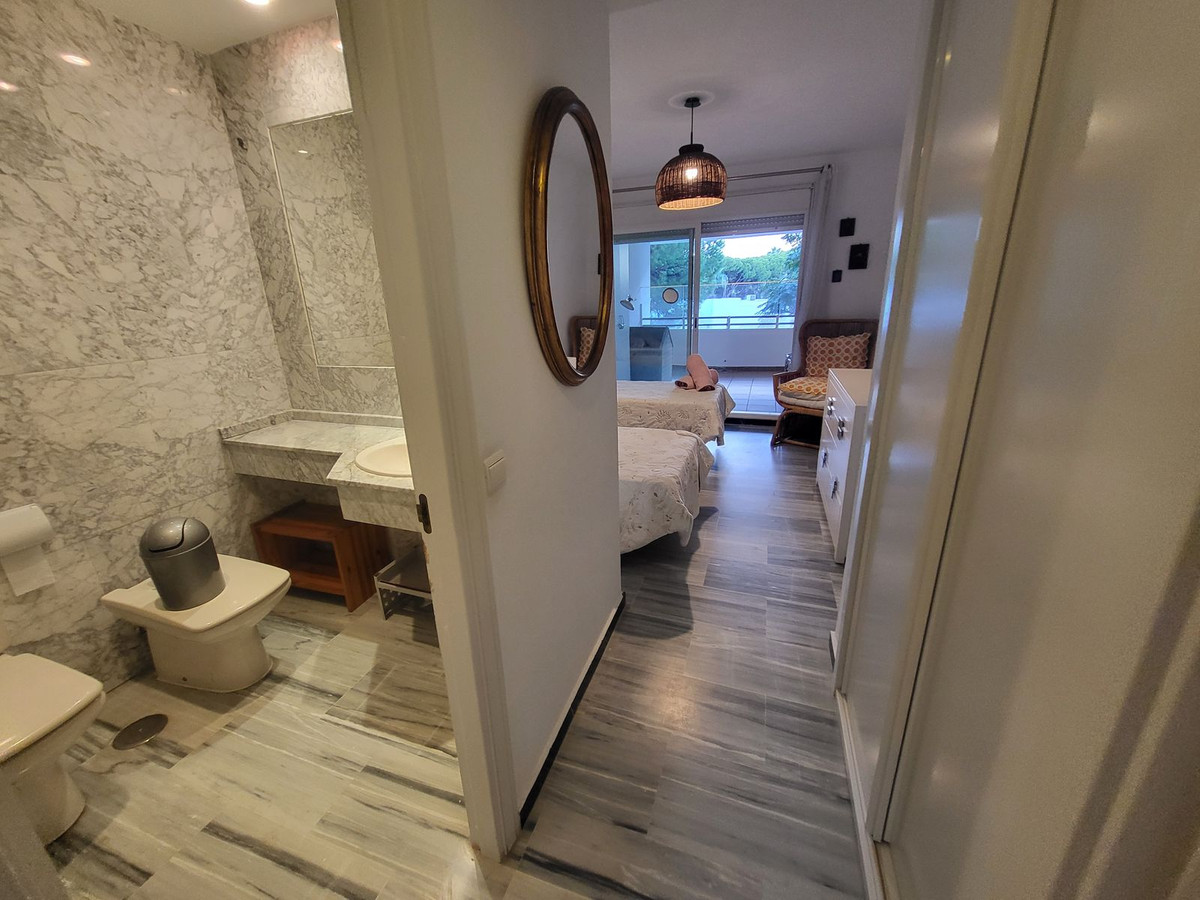 2 Bed Apartment for sale in Puerto Banús Costa Del Sol, Málaga, Spain
