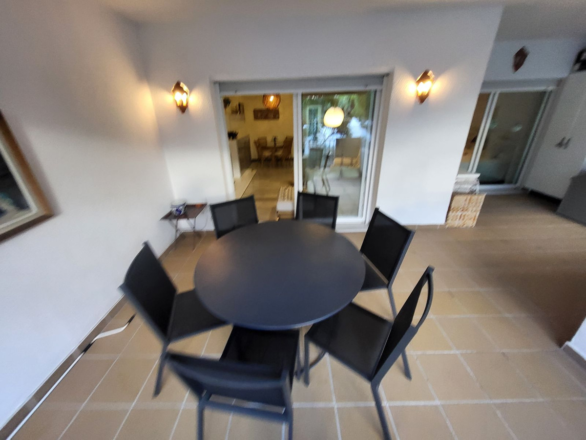 2 Bed Apartment for sale in Puerto Banús Costa Del Sol, Málaga, Spain