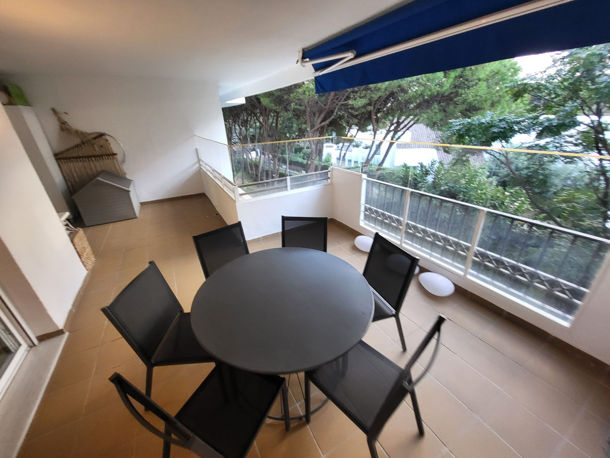 2 Bed Apartment for sale in Puerto Banús Costa Del Sol, Málaga, Spain