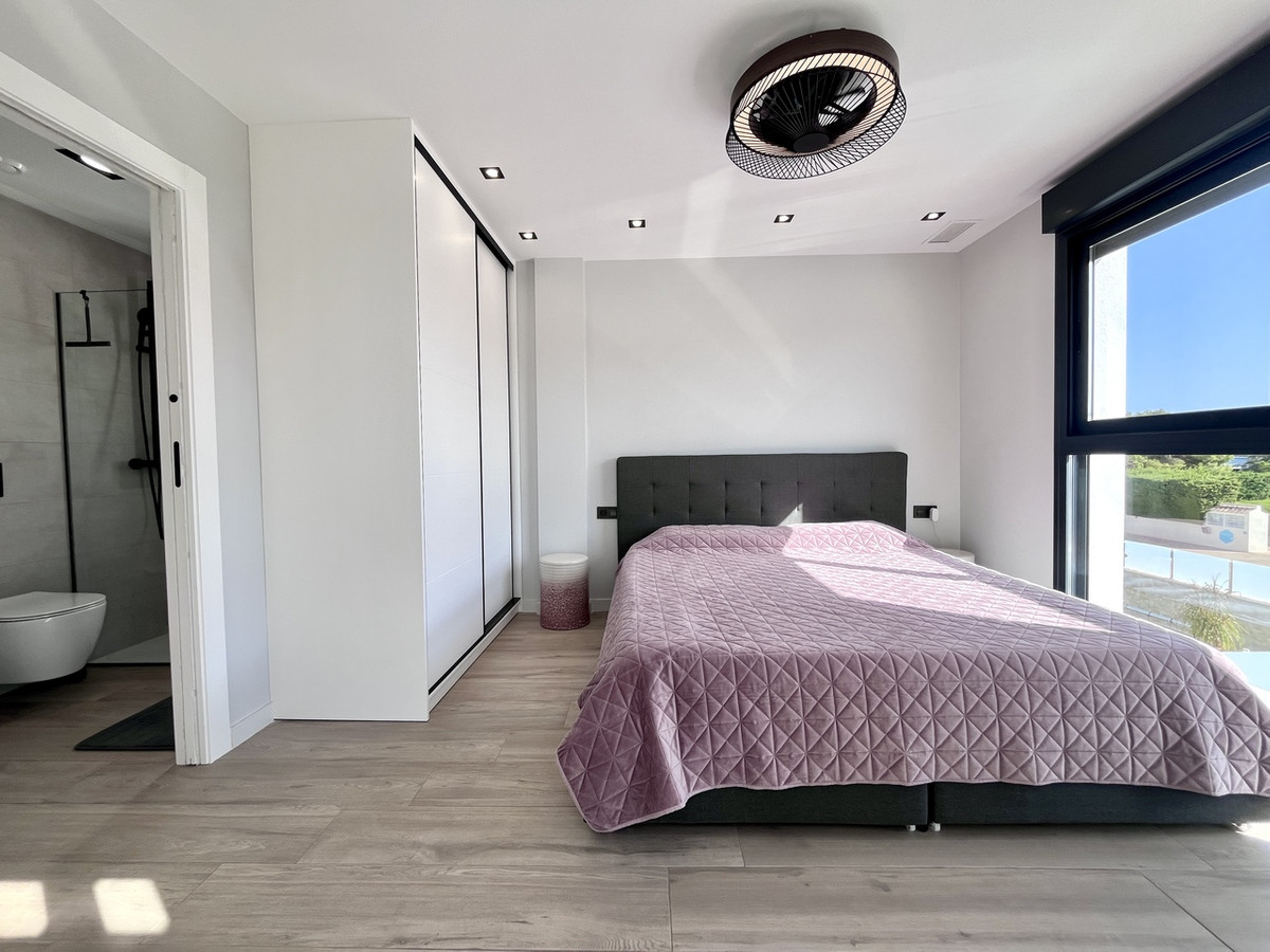4 Bed Townhouse for sale in Punta Prima Costa Blanca, Alicante, Spain