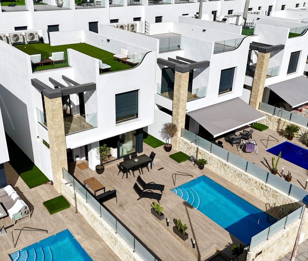4 Bed Townhouse for sale in Punta Prima Costa Blanca, Alicante, Spain