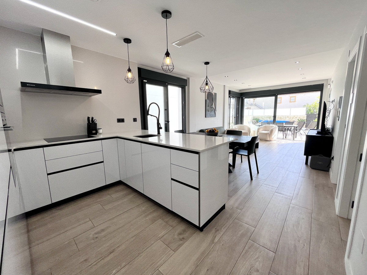 4 Bed Townhouse for sale in Punta Prima Costa Blanca, Alicante, Spain