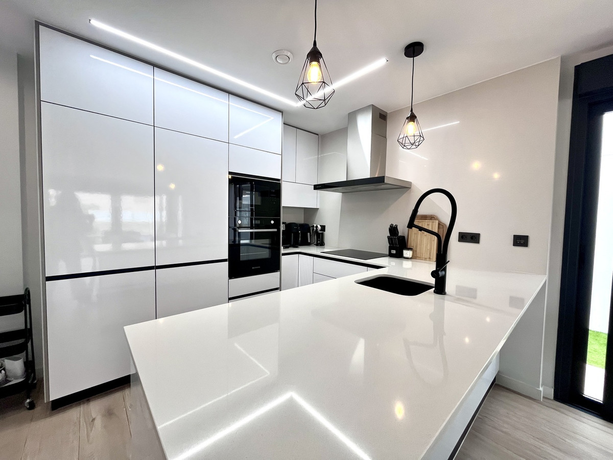 4 Bed Townhouse for sale in Punta Prima Costa Blanca, Alicante, Spain