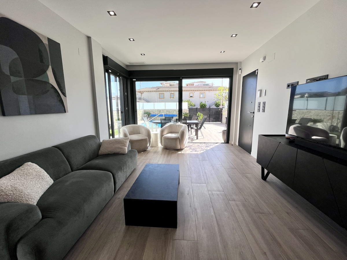 4 Bed Townhouse for sale in Punta Prima Costa Blanca, Alicante, Spain