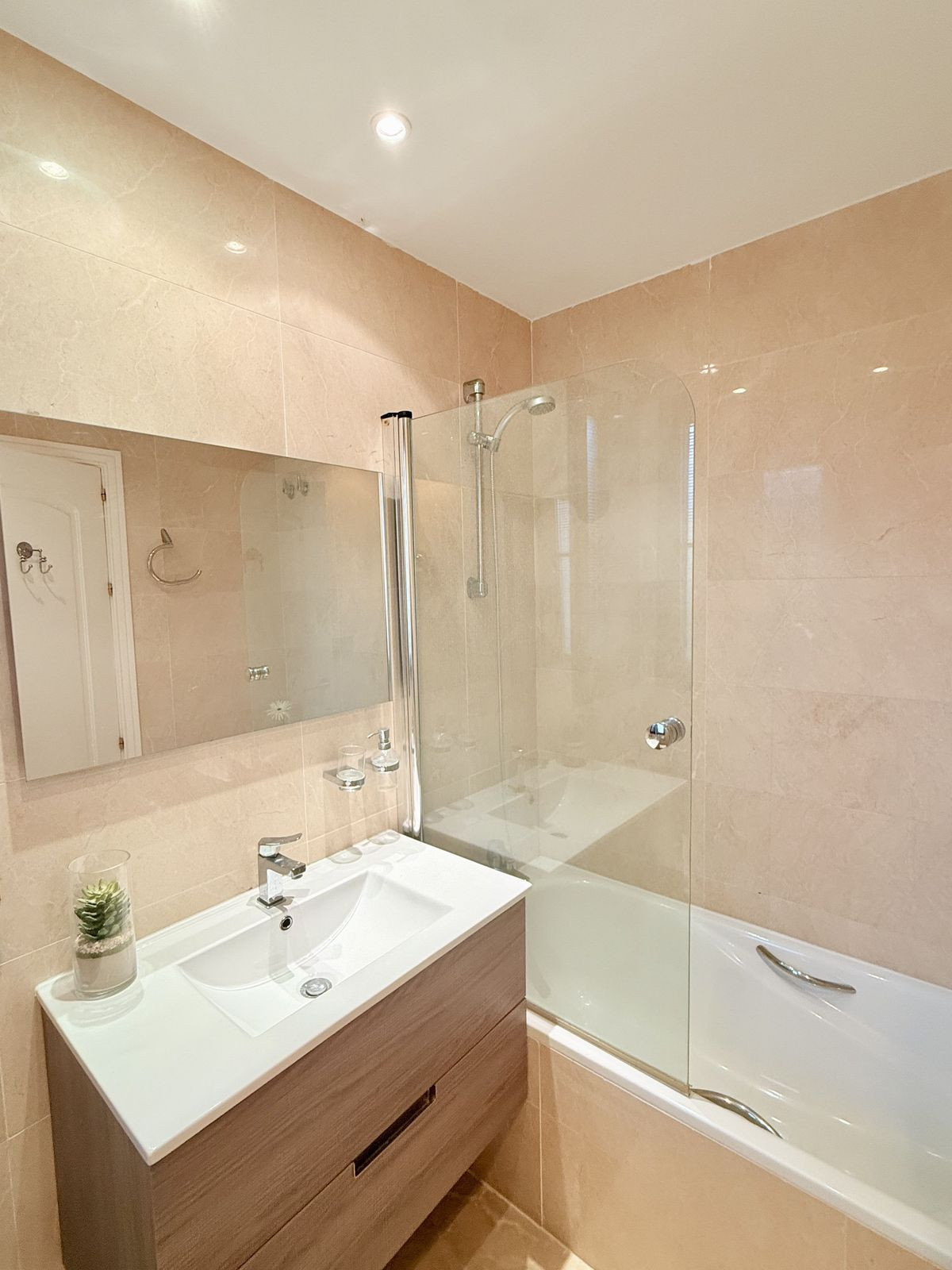 Se vende Apartamento Planta Baja de 2 dormitorios en Costa Del Sol, Málaga, España
