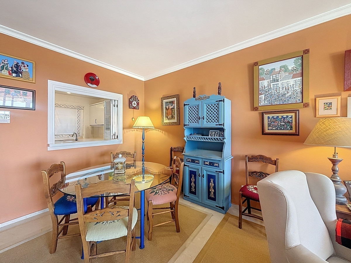 2 Bed Apartment for sale in La Duquesa Costa Del Sol, Málaga, Spain
