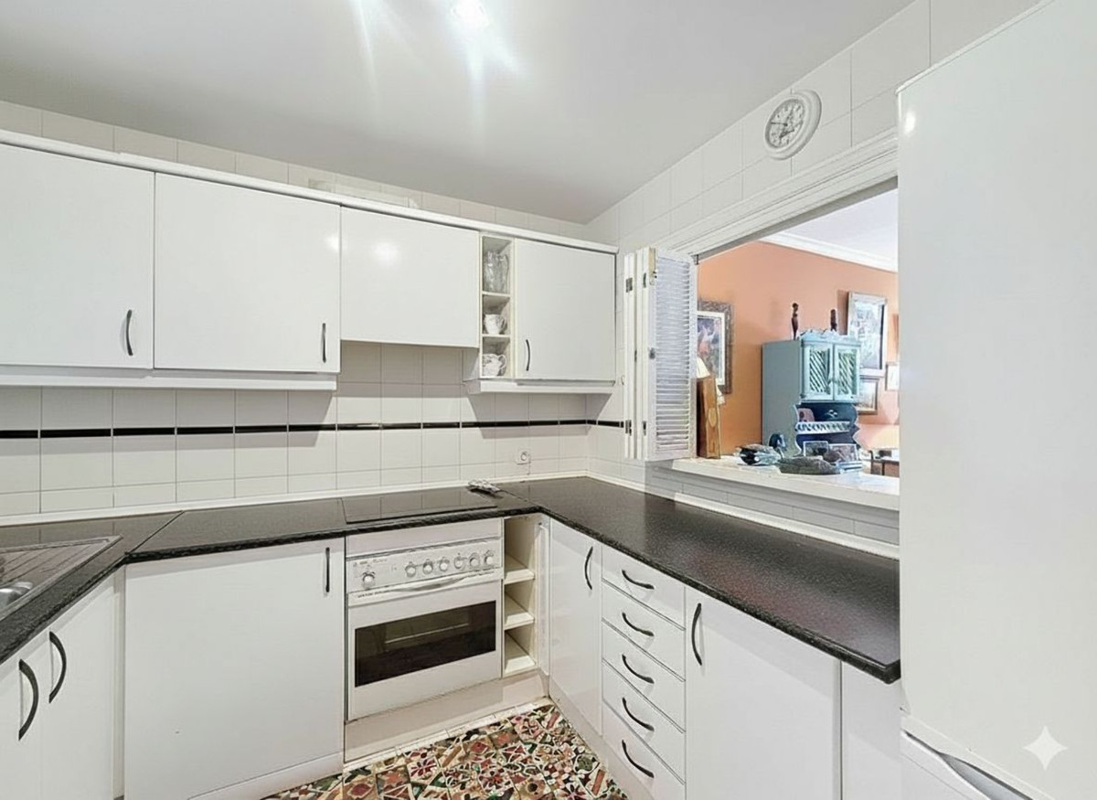 2 Bed Apartment for sale in La Duquesa Costa Del Sol, Málaga, Spain