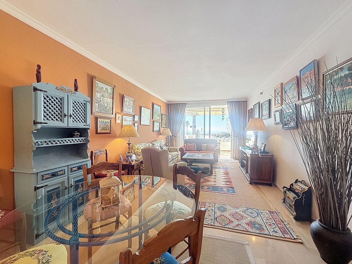 2 Bed Apartment for sale in La Duquesa Costa Del Sol, Málaga, Spain