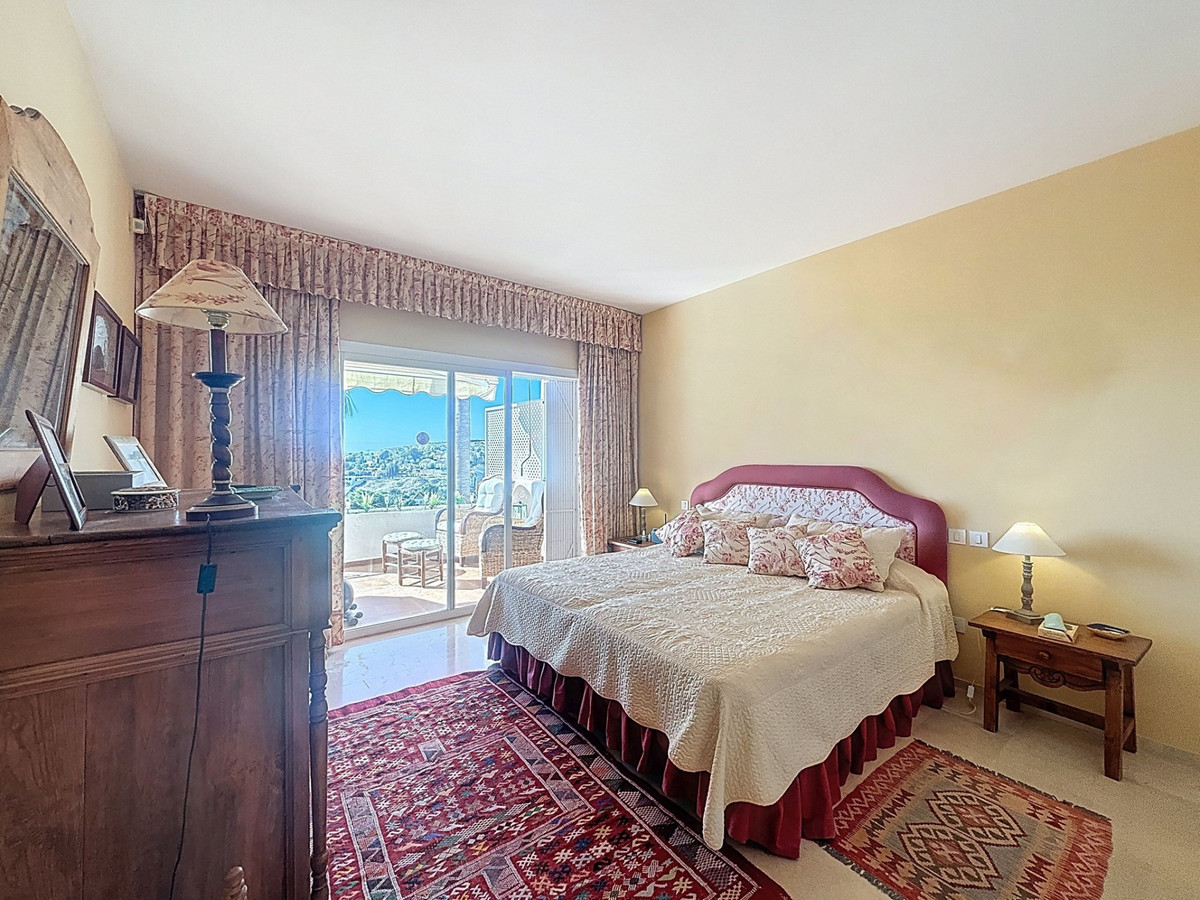 2 Bed Apartment for sale in La Duquesa Costa Del Sol, Málaga, Spain