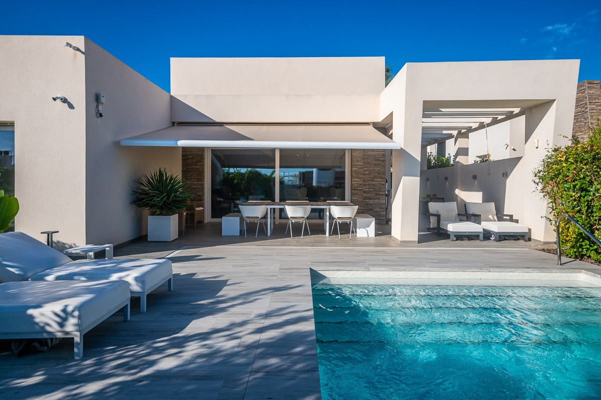 Se vende Villa - Chalet de 2 dormitorios en Costa Blanca, Alicante, España