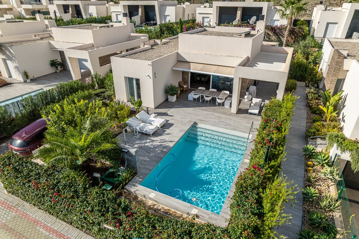 Se vende Villa - Chalet de 2 dormitorios en Costa Blanca, Alicante, España