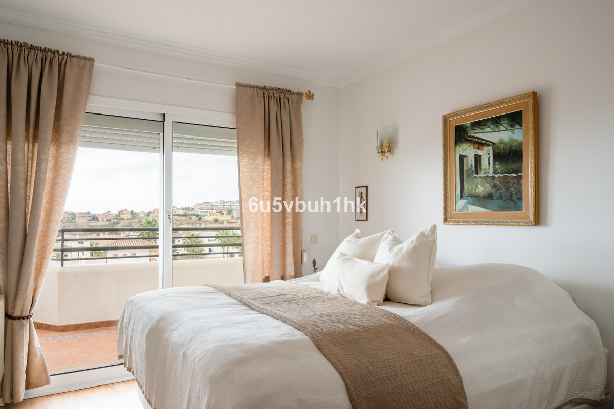 5 Bed Townhouse for sale in Benalmadena Costa Costa Del Sol, Málaga, Spain