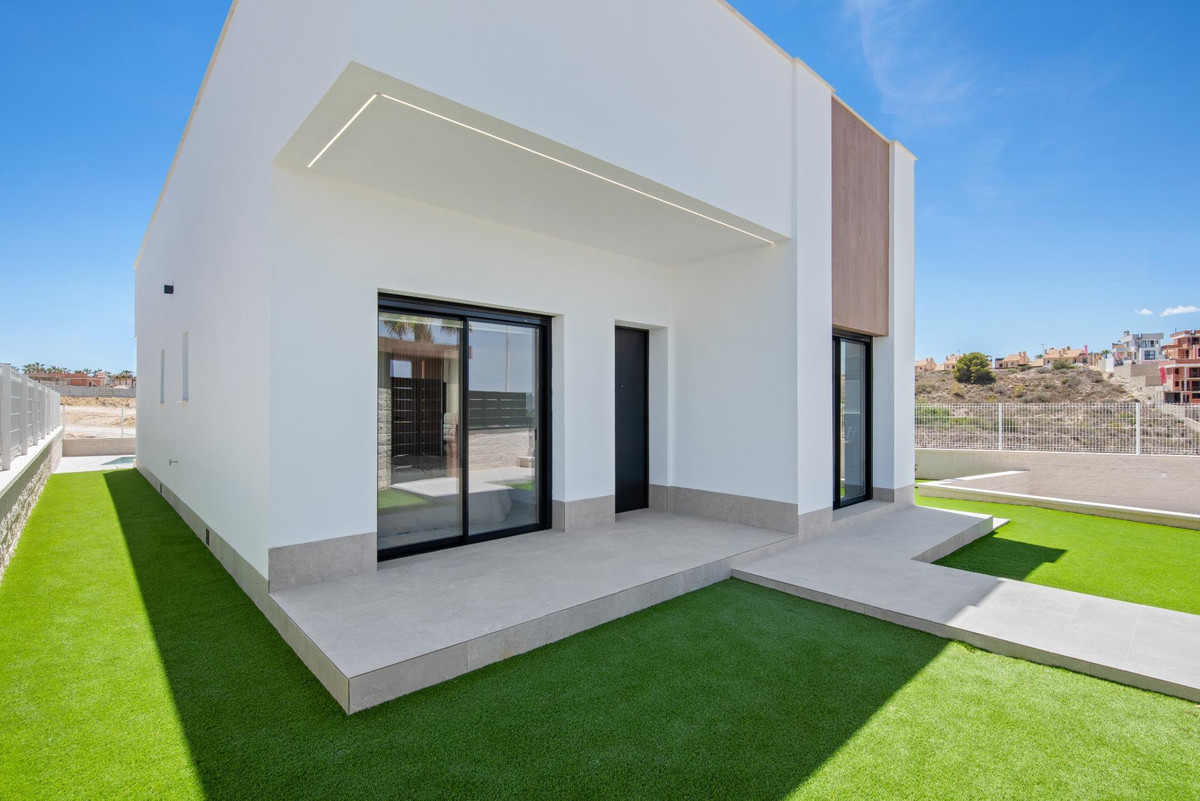 3 Bed Townhouse for sale in Algorfa Costa Blanca, Alicante, Spain