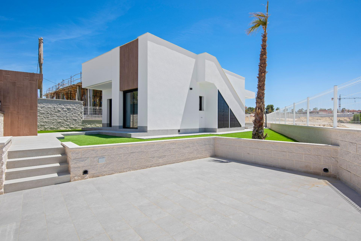 3 Bed Townhouse for sale in Algorfa Costa Blanca, Alicante, Spain