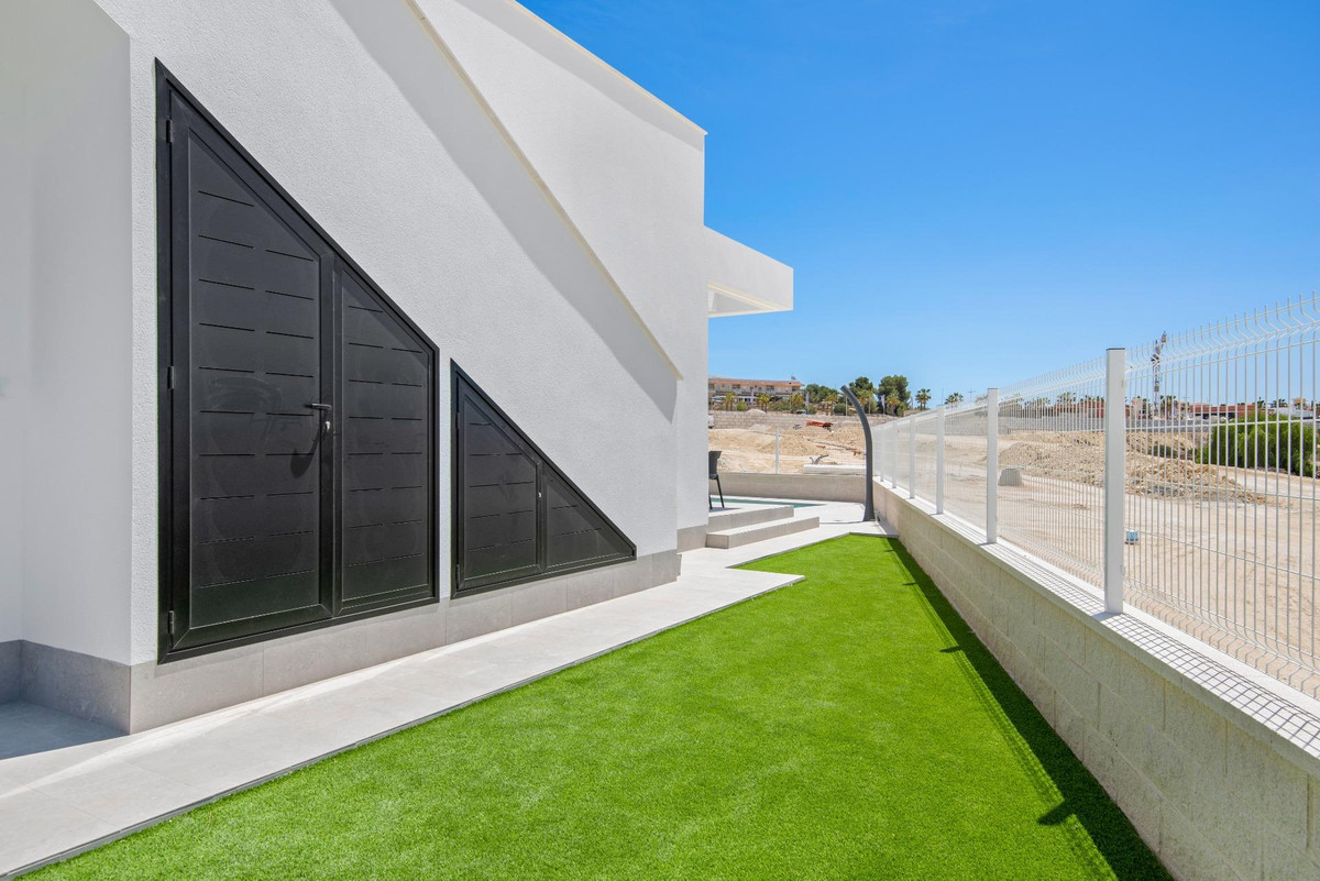 3 Bed Townhouse for sale in Algorfa Costa Blanca, Alicante, Spain