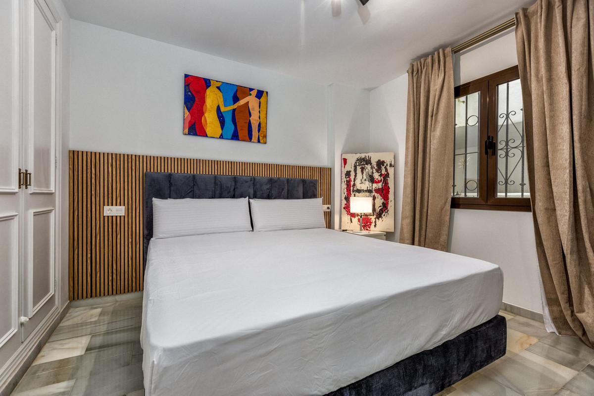 2 Bed Apartment for sale in Puerto Banús Costa Del Sol, Málaga, Spain