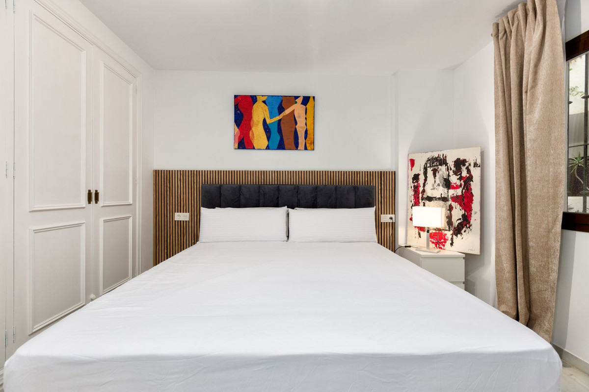 2 Bed Apartment for sale in Puerto Banús Costa Del Sol, Málaga, Spain