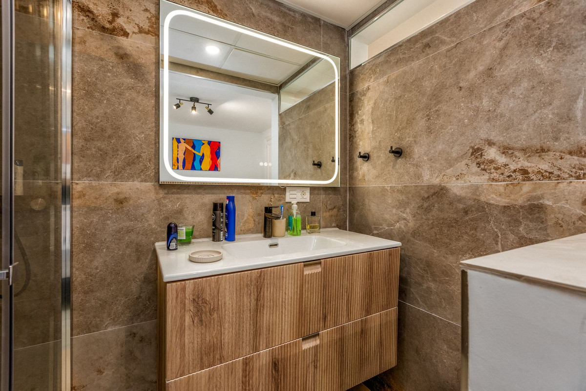 2 Bed Apartment for sale in Puerto Banús Costa Del Sol, Málaga, Spain