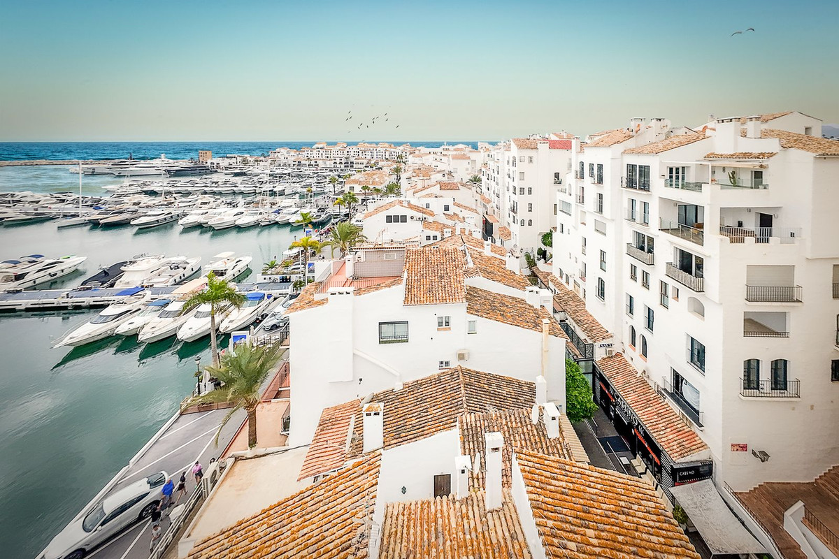 2 Bed Apartment for sale in Puerto Banús Costa Del Sol, Málaga, Spain