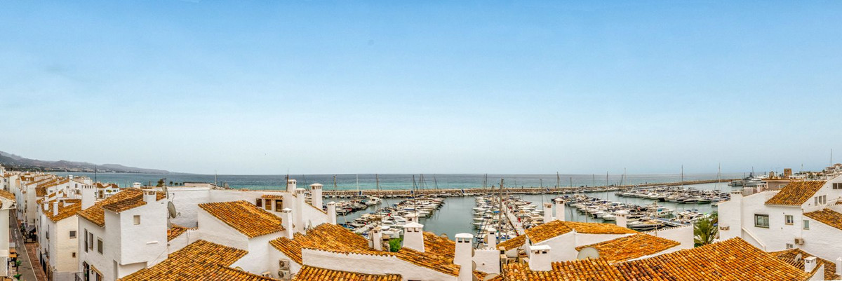 2 Bed Apartment for sale in Puerto Banús Costa Del Sol, Málaga, Spain