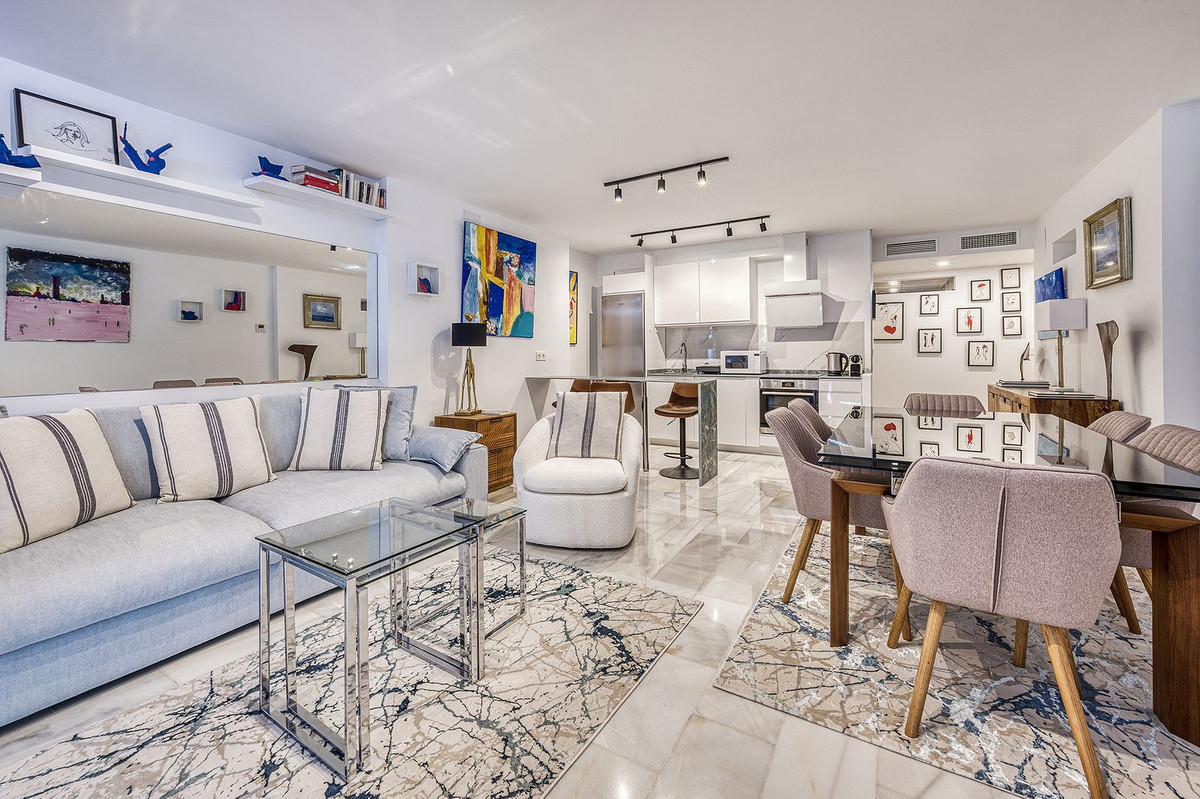 2 Bed Apartment for sale in Puerto Banús Costa Del Sol, Málaga, Spain