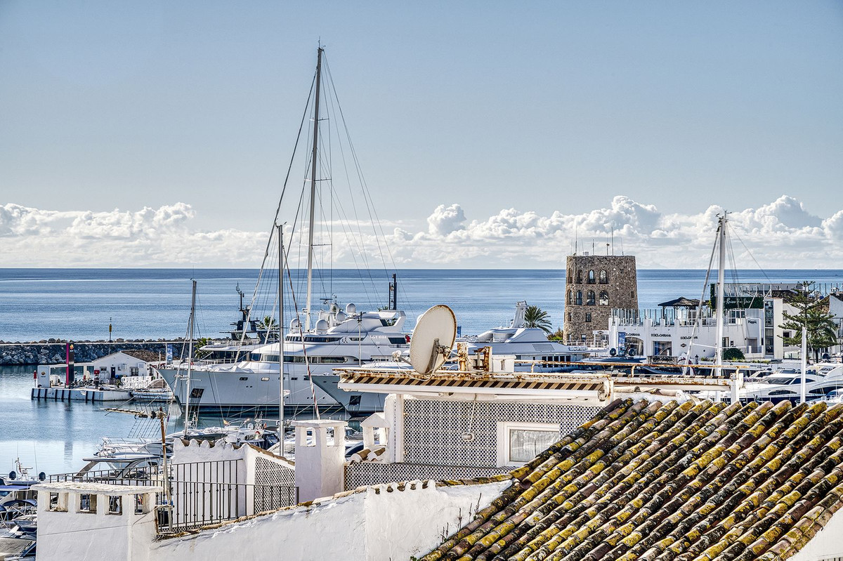 2 Bed Apartment for sale in Puerto Banús Costa Del Sol, Málaga, Spain