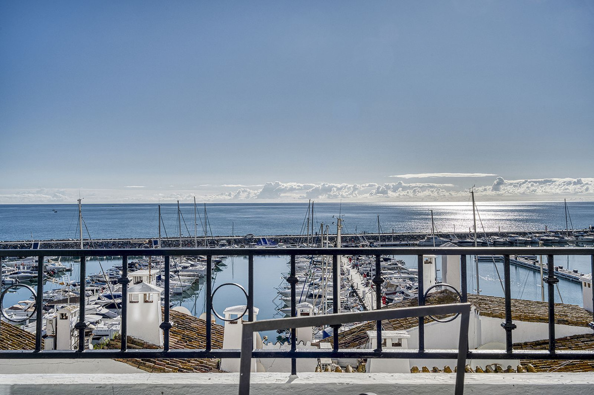 2 Bed Apartment for sale in Puerto Banús Costa Del Sol, Málaga, Spain