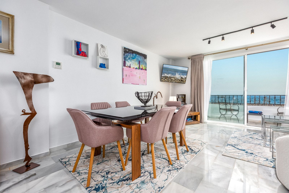 2 Bed Apartment for sale in Puerto Banús Costa Del Sol, Málaga, Spain