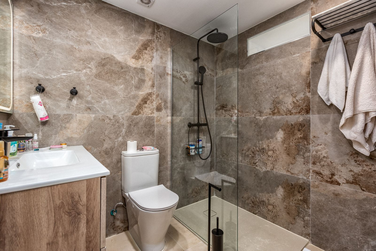 2 Bed Apartment for sale in Puerto Banús Costa Del Sol, Málaga, Spain