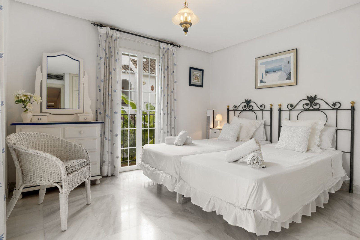 3 Bed Townhouse for sale in The Golden Mile Costa Del Sol, Málaga, Spain