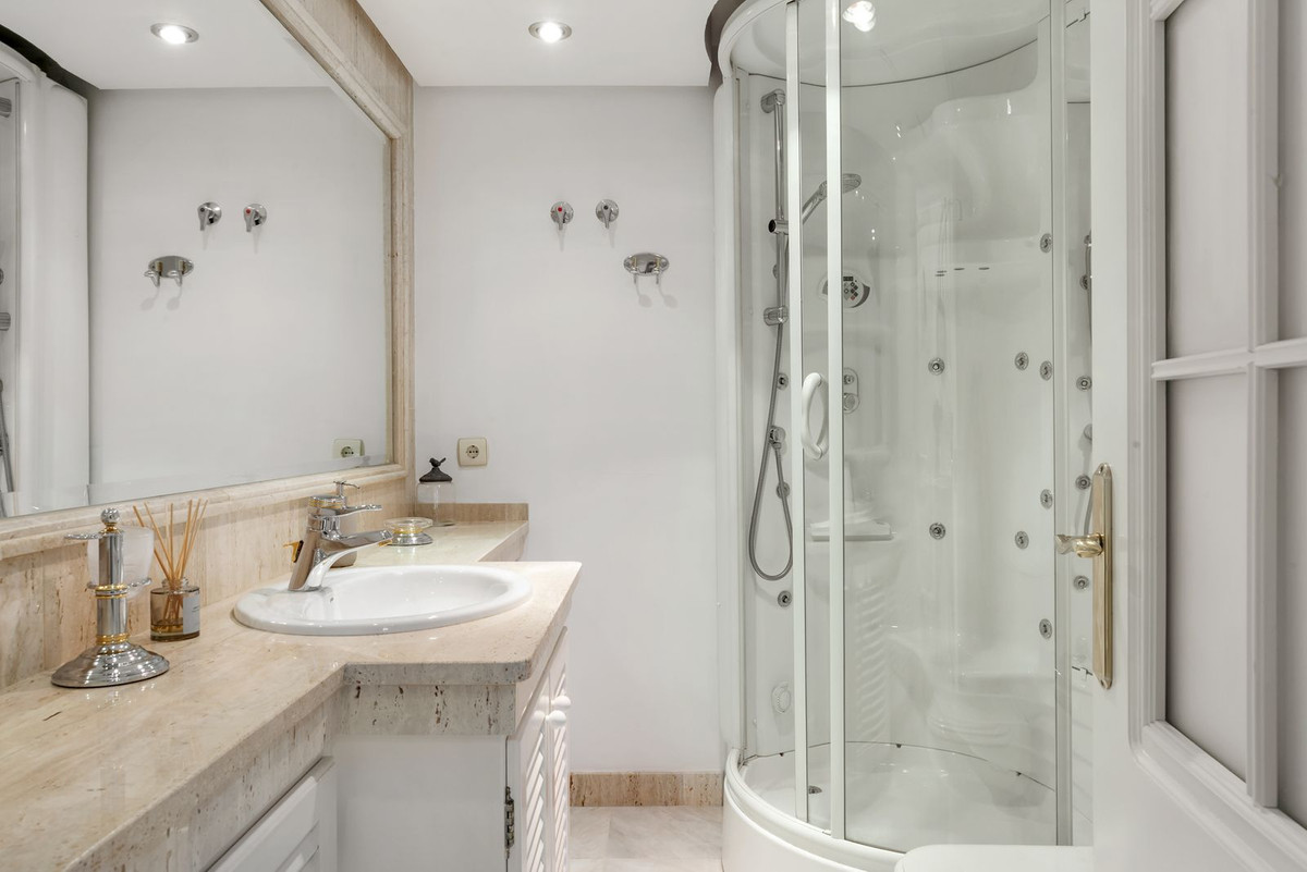 3 Bed Townhouse for sale in The Golden Mile Costa Del Sol, Málaga, Spain