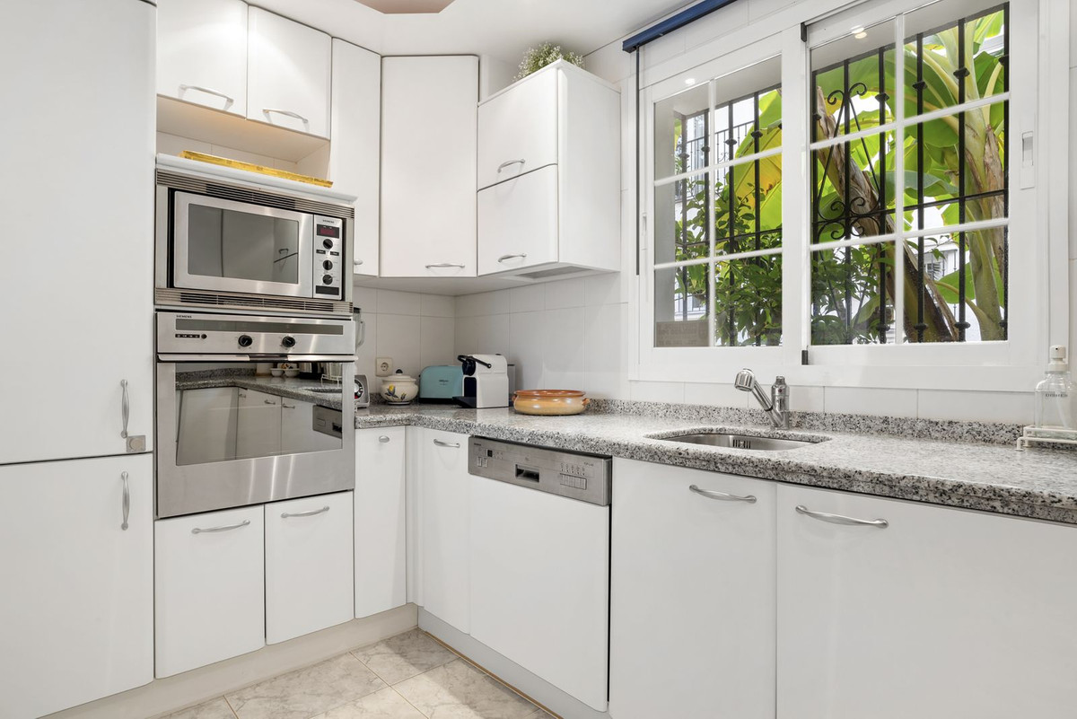 3 Bed Townhouse for sale in The Golden Mile Costa Del Sol, Málaga, Spain
